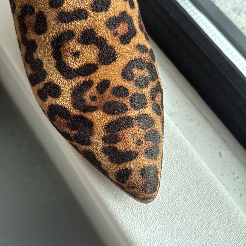 Suede leopard print mules. Size 8 - Picture 5 of 8